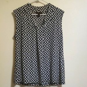 L Sleeveless Geometric Top